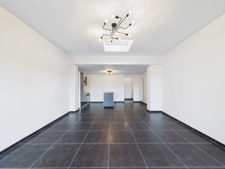 Renovated 3-Bedroom House with TERRACE & GARDEN
