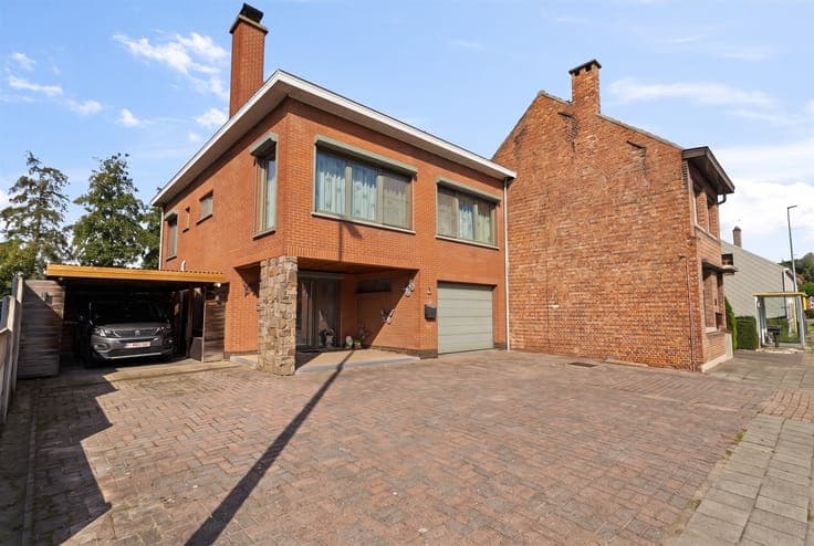 Row house
