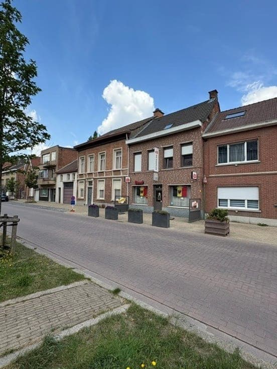 Karaktervolle dokterswoning op uitzonderlijk perceel