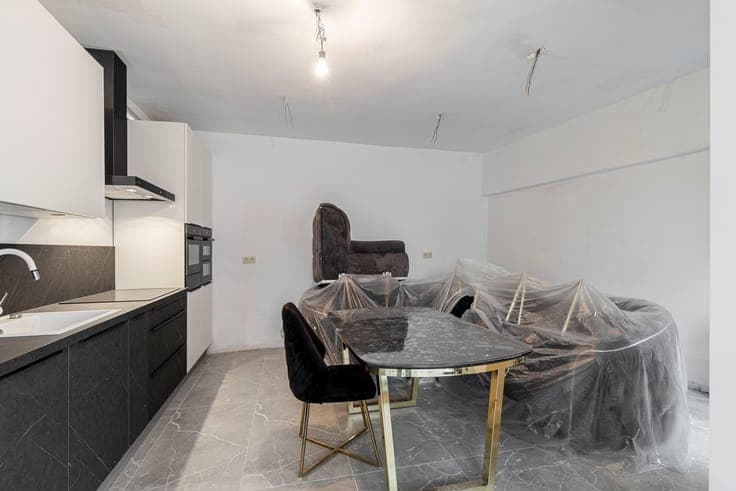 Renovated house (248 m²) with garage and warehouse in Bornem