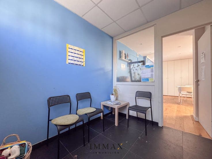 Bright townhouse with office and terrace