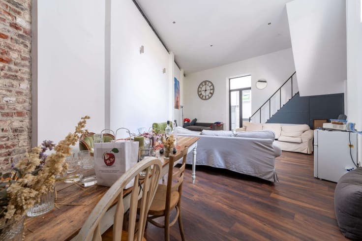 House 6 beds 4 baths 410m², garage, St-Gilles