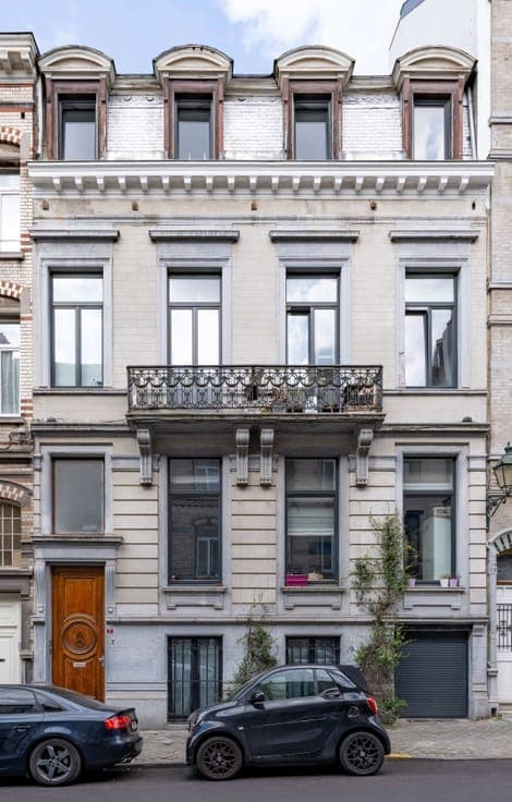 House 6 beds 4 baths 410m², garage, St-Gilles