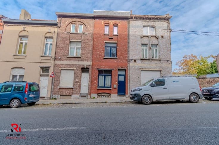 🏡 FOR SALE – 3-Bedroom House with Terrace