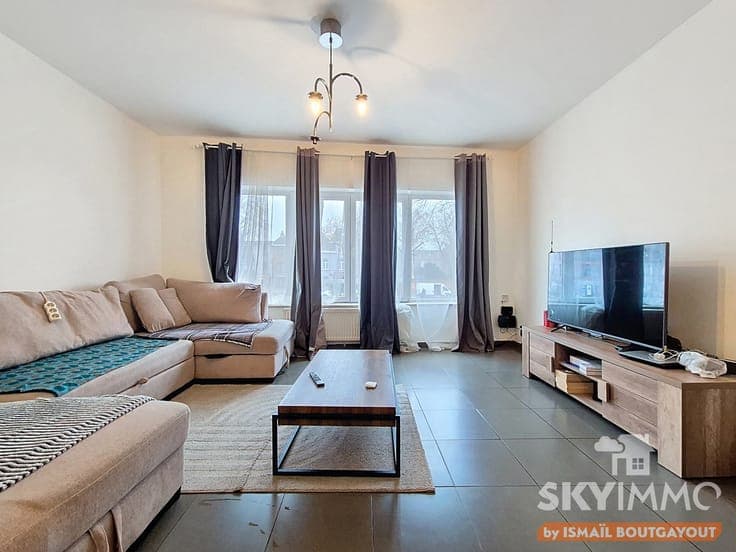 Franklin Roosevelt Avenue – Income property with 2 units