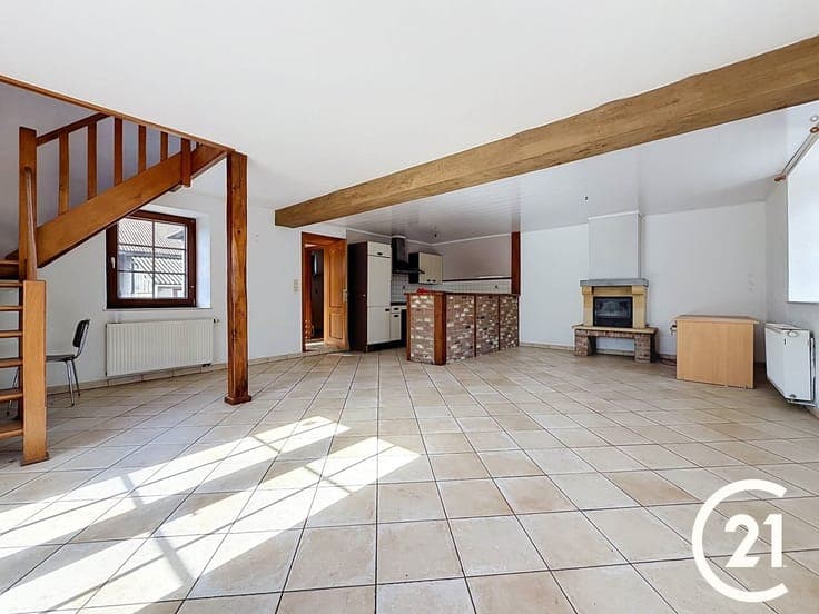 Maison 3 façades en pierres à Pessoux !