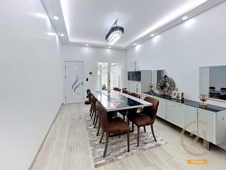 4-BEDROOM SINGLE-FAMILY HOUSE WITH GARDEN