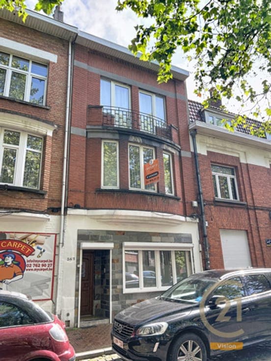 4-BEDROOM SINGLE-FAMILY HOUSE WITH GARDEN