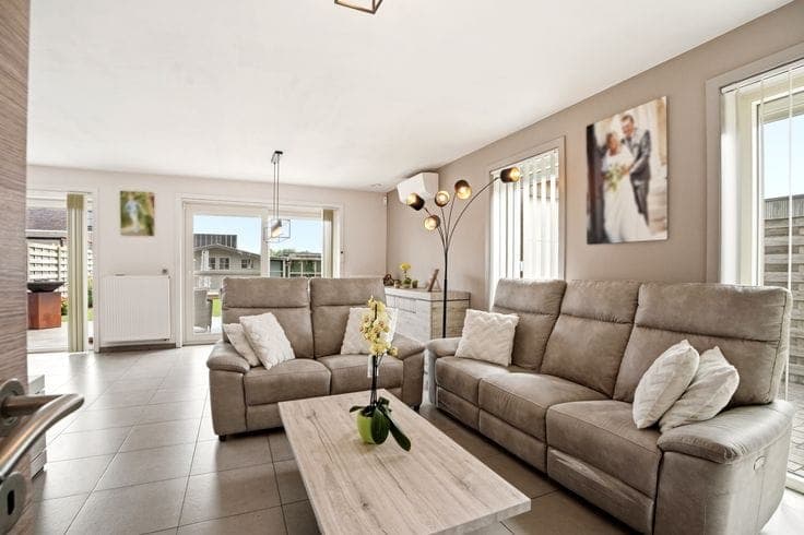 Move-in ready family home for sale in Mesen
