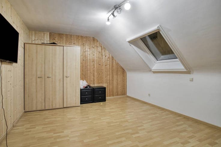 Charming 3 bedroom family home with garage in Heule!