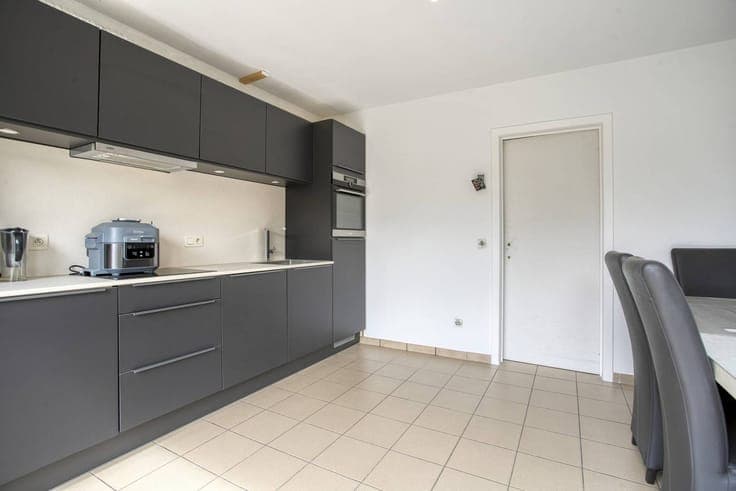 Charming 3 bedroom family home with garage in Heule!