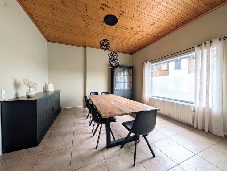 Maison 4 chambres avec jardin clôturé et garage