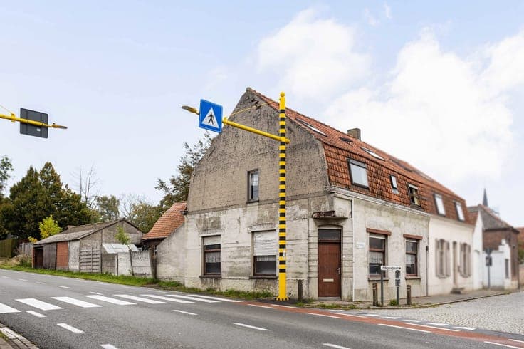 Property to renovate with outbuildings