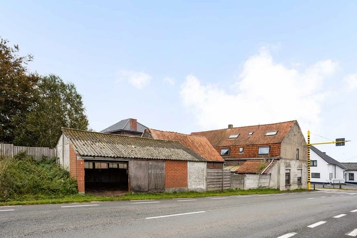 Property to renovate with outbuildings
