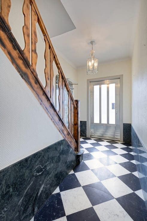 Ruime BEL-ETAGE met 3 slaapkamers en grote tuin