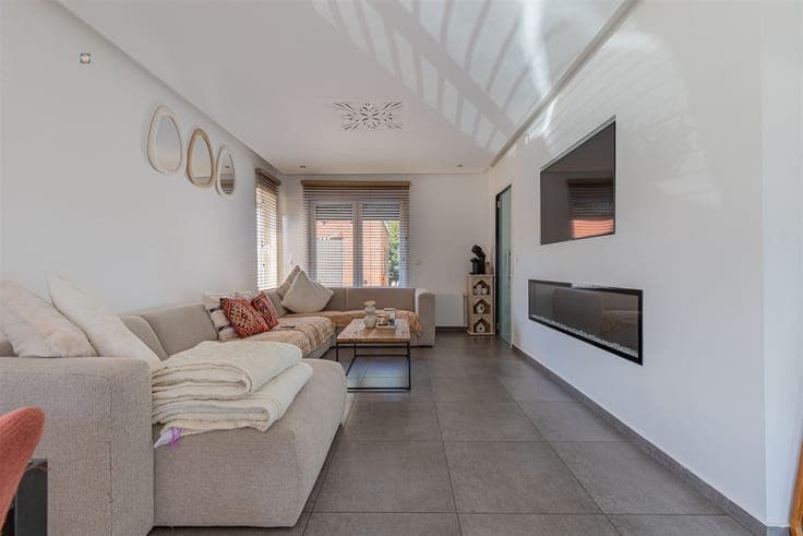 Cozy semi-detached home with 3 bedrooms in child-friendly ne