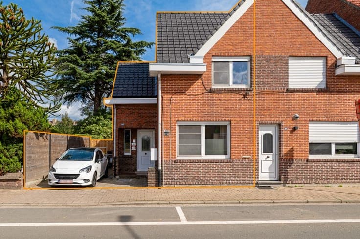 Toffe halfopen ééngezinswoning met 2 slpk., garage/werkpl...