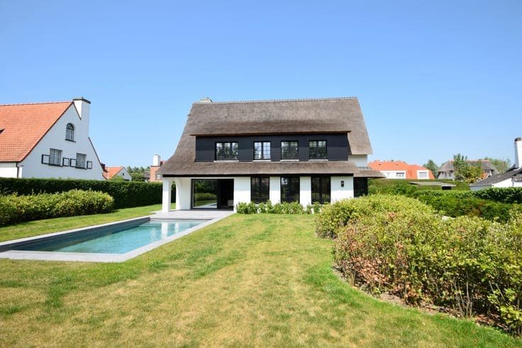 Alleenstaande villa uitzonderlijk rustig gelegen in een g...