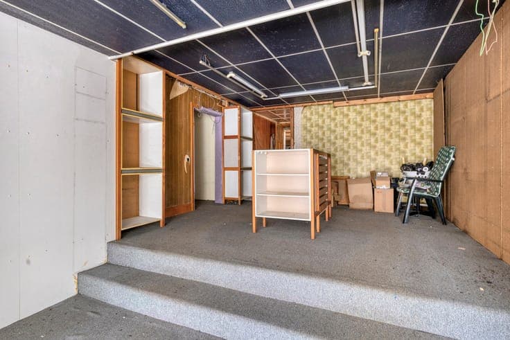 Opportunity in the heart of Overijse: shop + home