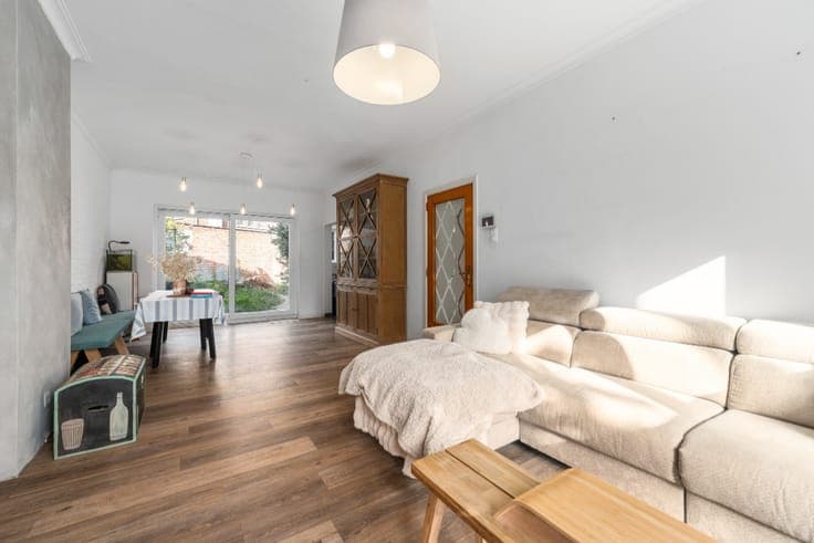 Spacious family home with garden in Berchem