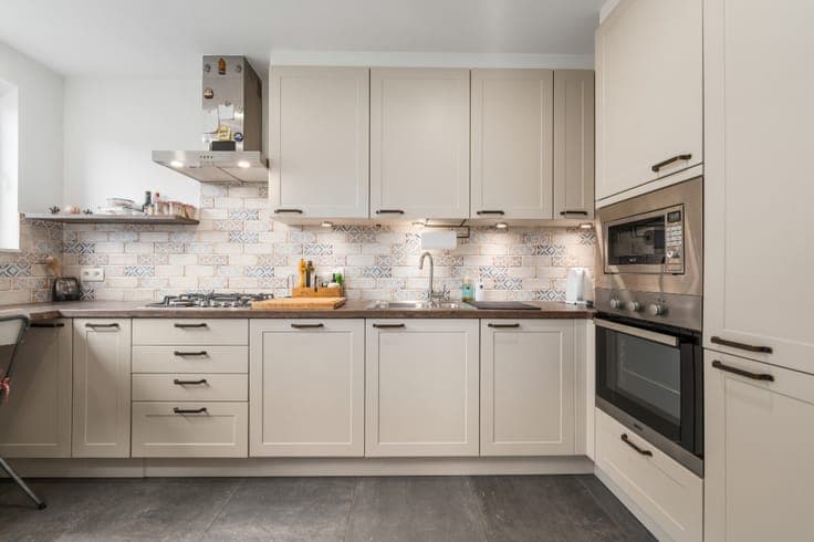 Spacious family home with garden in Berchem