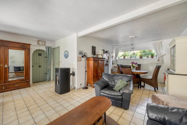 3-bedroom house with terrace and west-facing garden