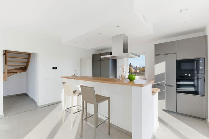 New house located in a quiet and green setting