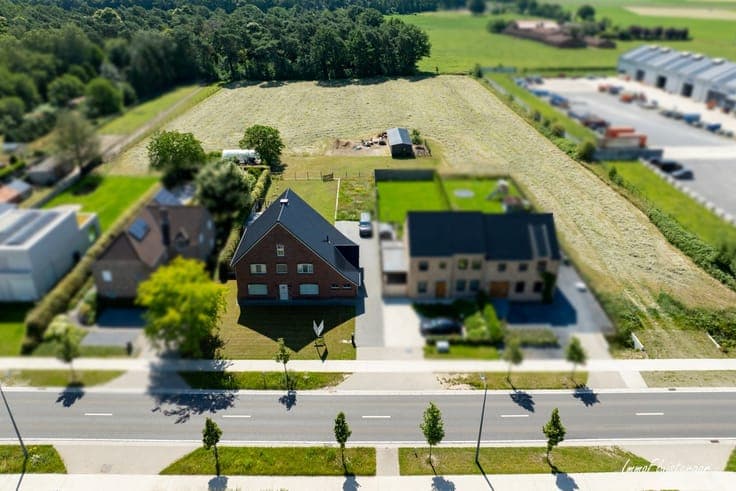 Renovated house with a meadow on approximately 1.2 hectares