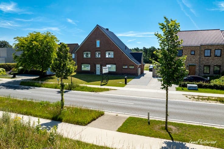 Renovated house with a meadow on approximately 1.2 hectares