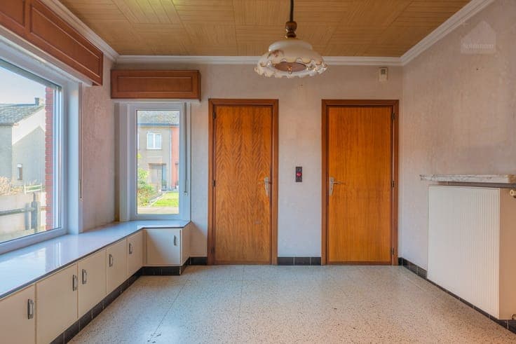 Ruime gezinswoning met 3 slaapkamers op een perceel van 6...