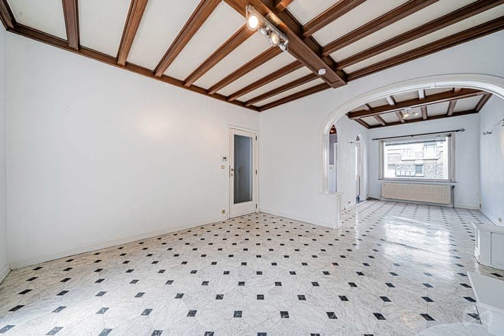Maison 3 chambres avec grenier aménageable + Hangars