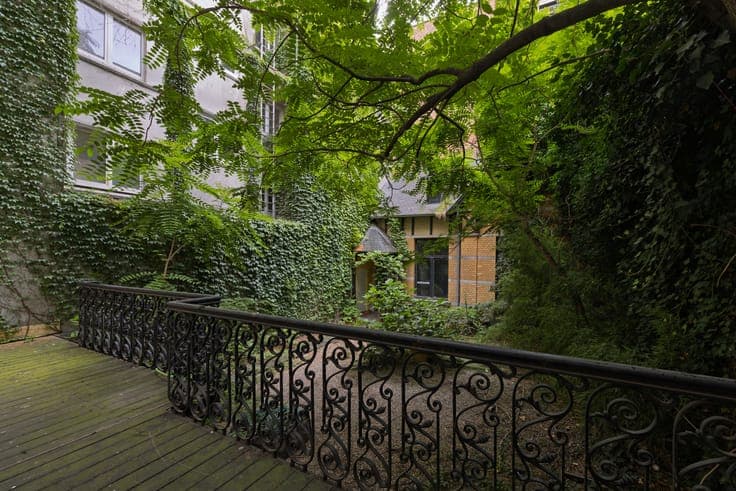 ANTWERP - Stately townhouse with garden and coach house