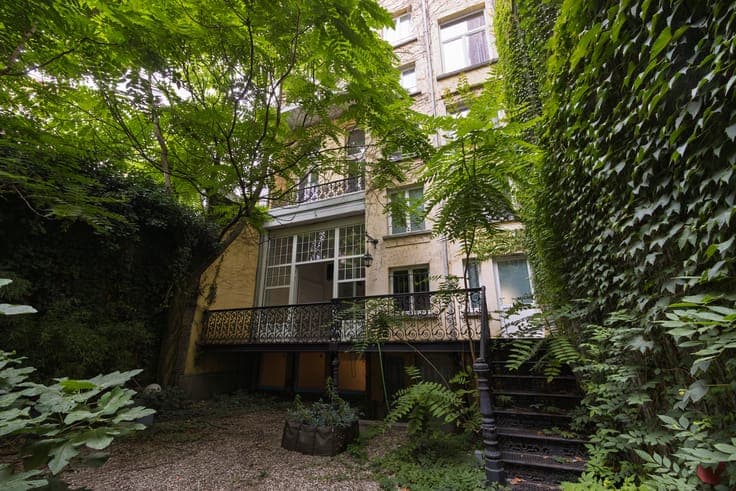 ANTWERP - Stately townhouse with garden and coach house