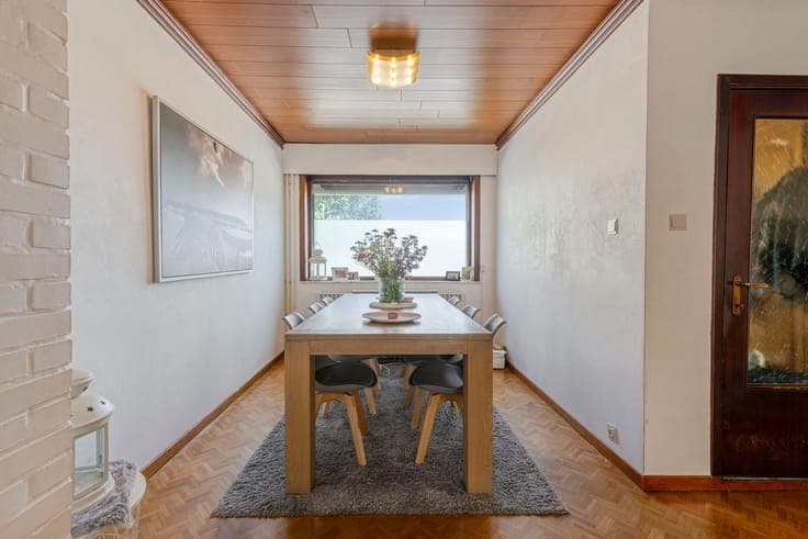 Gezinswoning met zonnige tuin op een gunstige locatie