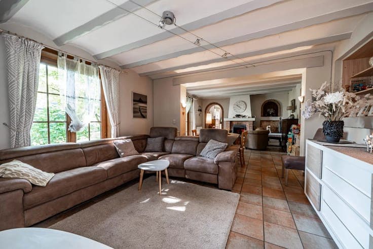 Sale - Villa Masnuy-Saint-Jean - 540,000 €