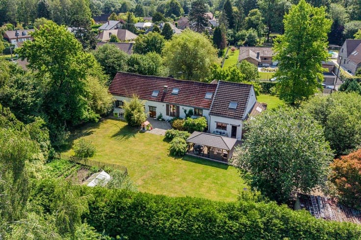 Sale - Villa Masnuy-Saint-Jean - 540,000 €
