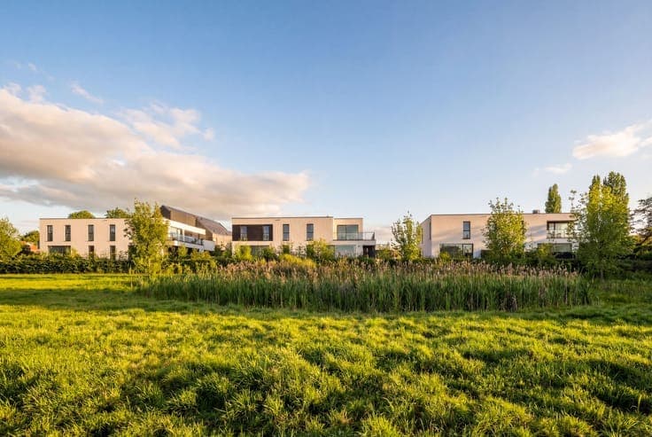 Semi-detached home next to the park in Marke