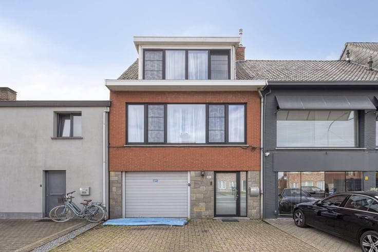 First floor with nice garden for sale in Gooreind!
