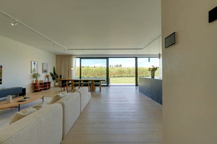 Luxury New-Build Villa with Open Views in Marke