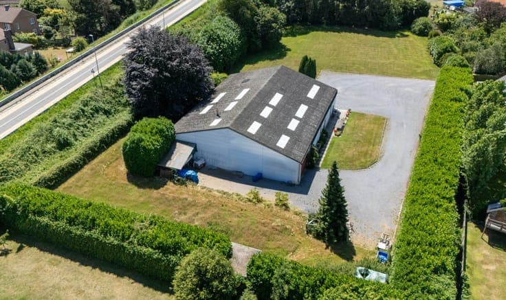 Magazijn 500m² op een perceel van 5554m² in Drongen