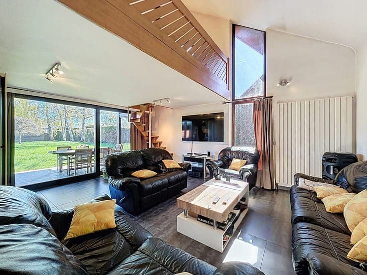 Mixed-Use Real Estate Complex with 10,000 m² of Land