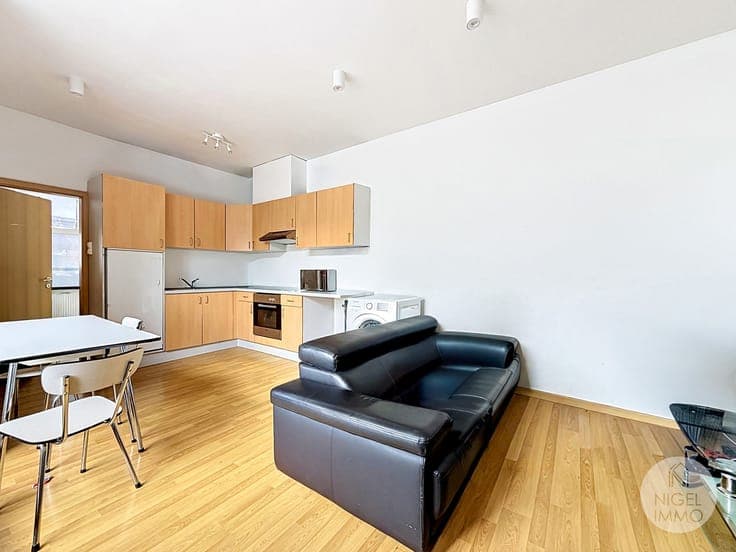 Immeuble loué de 3 unités, 18.900€/an, PEB C-D.