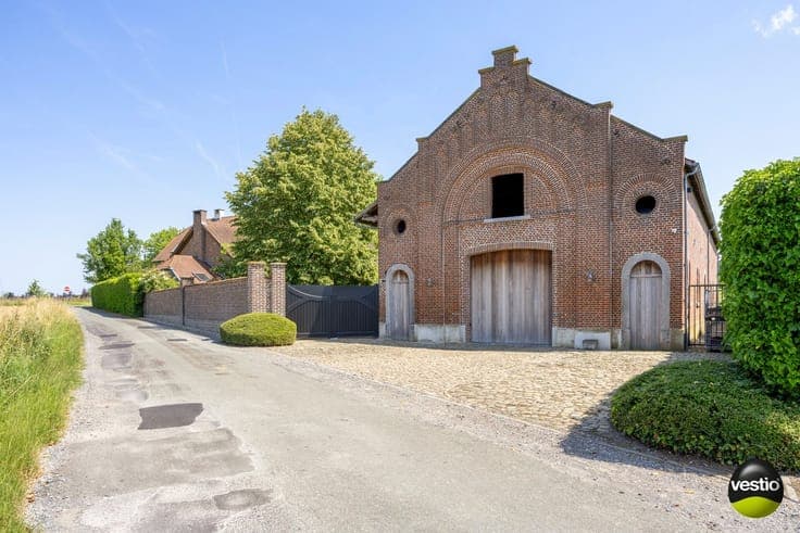 EXCLUSIEVE HOEVE MET MEERDERE WOONGEDEELTES, ATELIER, STA...