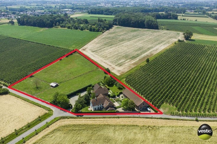 EXCLUSIEVE HOEVE MET MEERDERE WOONGEDEELTES, ATELIER, STA...