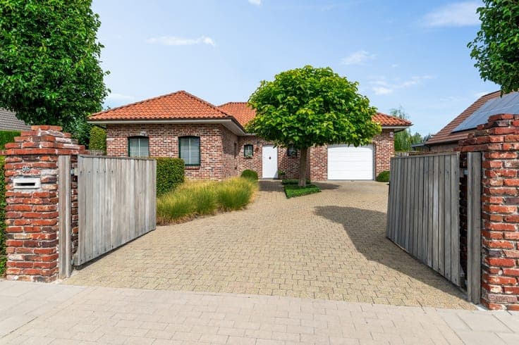 Instapklare laagbouwwoning met 3 slaapkamers & idyllische...