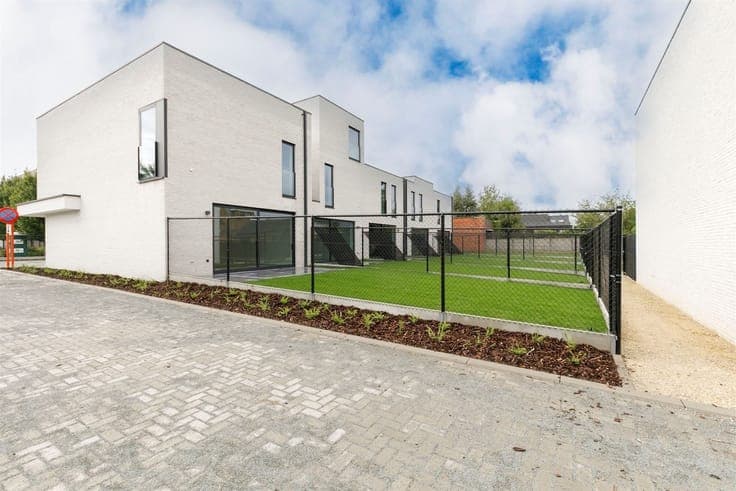 beautiful residential yard with private garden