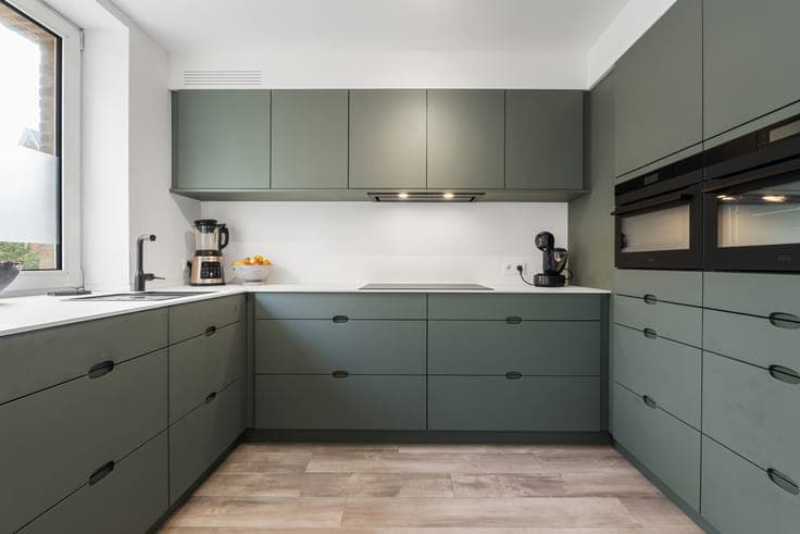 Spacious, fully renovated property with 3 bedrooms, versatil