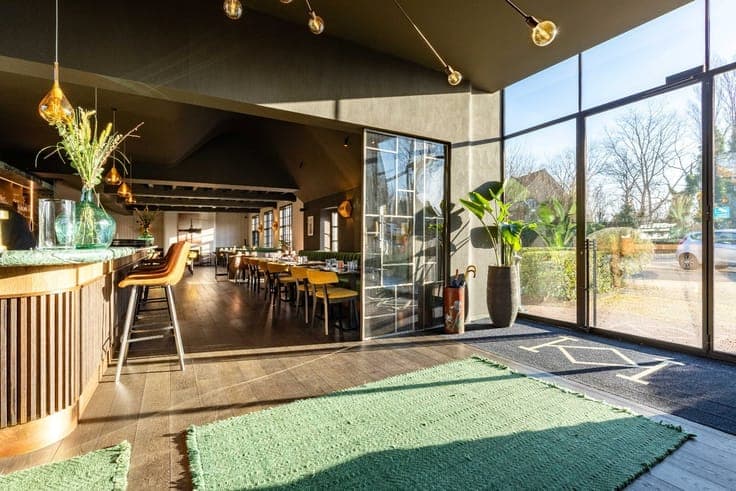 Luxurious property with concierge residence, parking, terra