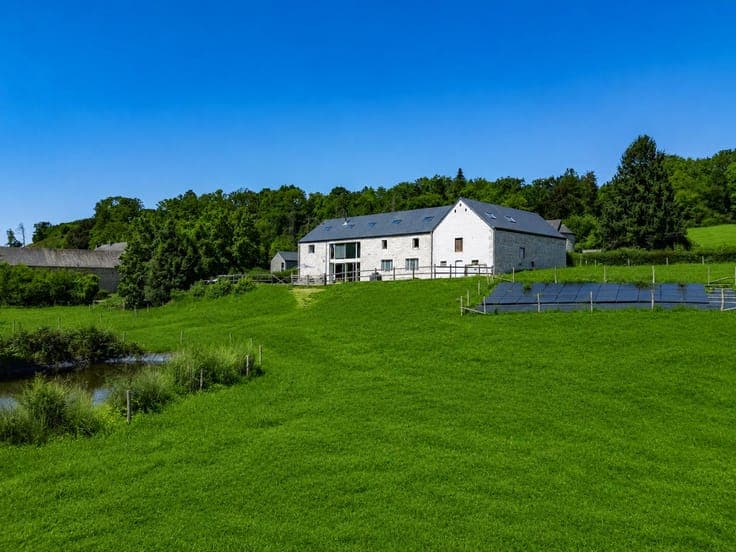 Between authenticity - Exceptional property