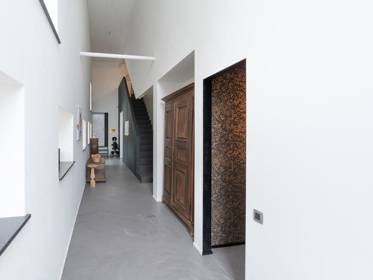 Between authenticity - Exceptional property